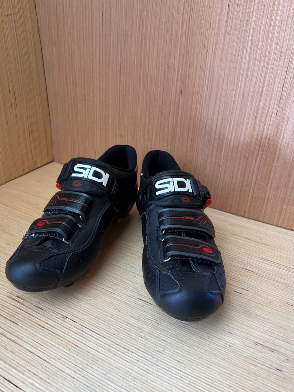 Brand new size 39 SIDI mountain bike shoes